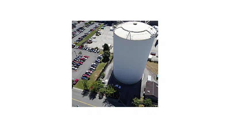 Crew Restores 145-Foot Water Storage Tank